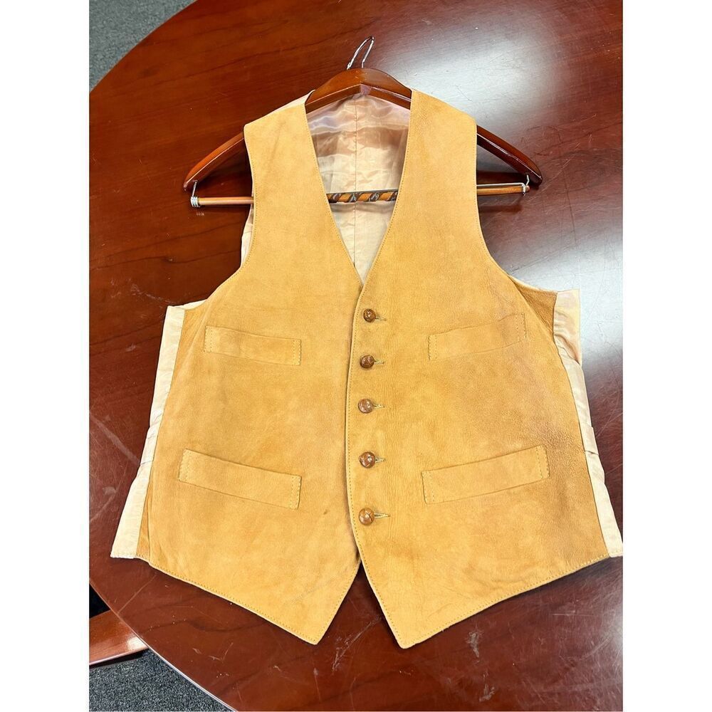 Vintage Menโs Tan Lamb Suede LeatherโButton Vest Boho Festival Sz 40L